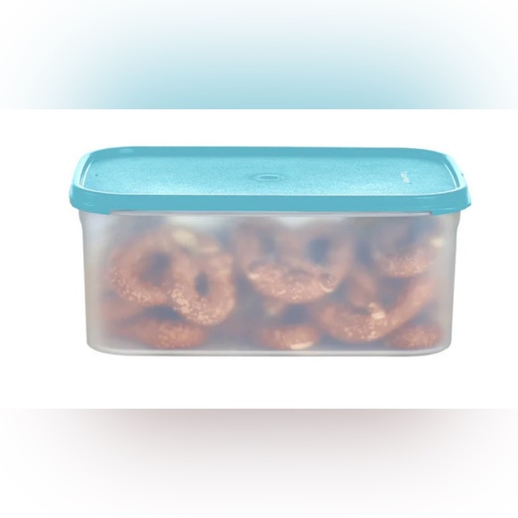 Tupperware Modular mates rectangular #2 container - Picture 1 of 1